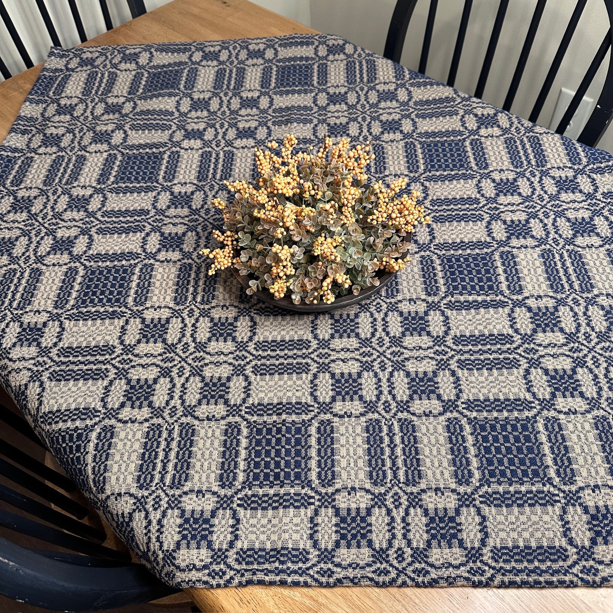 Pine Creek Cambridge Navy and Tan Woven Small Table Cloth 34