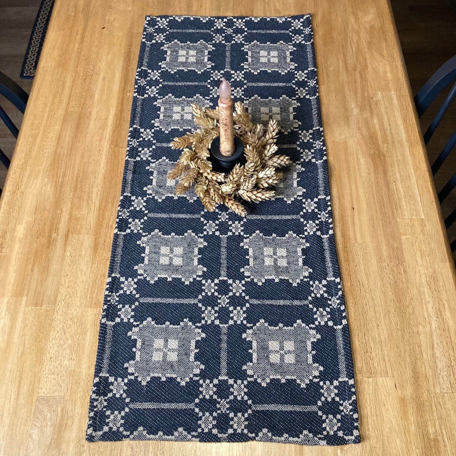 Pine Creek Newbury Black and Tan Woven Table Runner 32