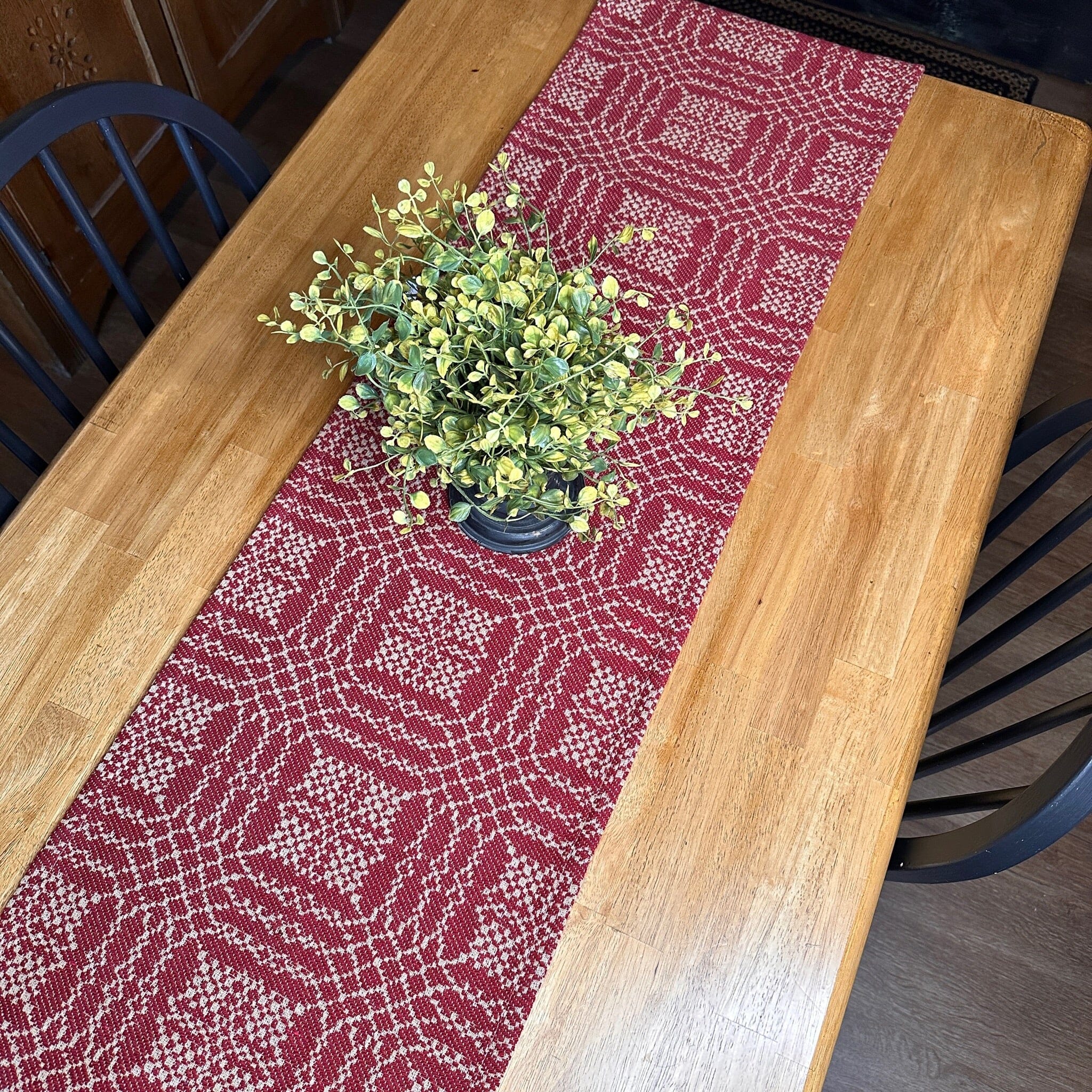Pine Creek Nantucket Cranberry and Tan Woven Table Runner 56"