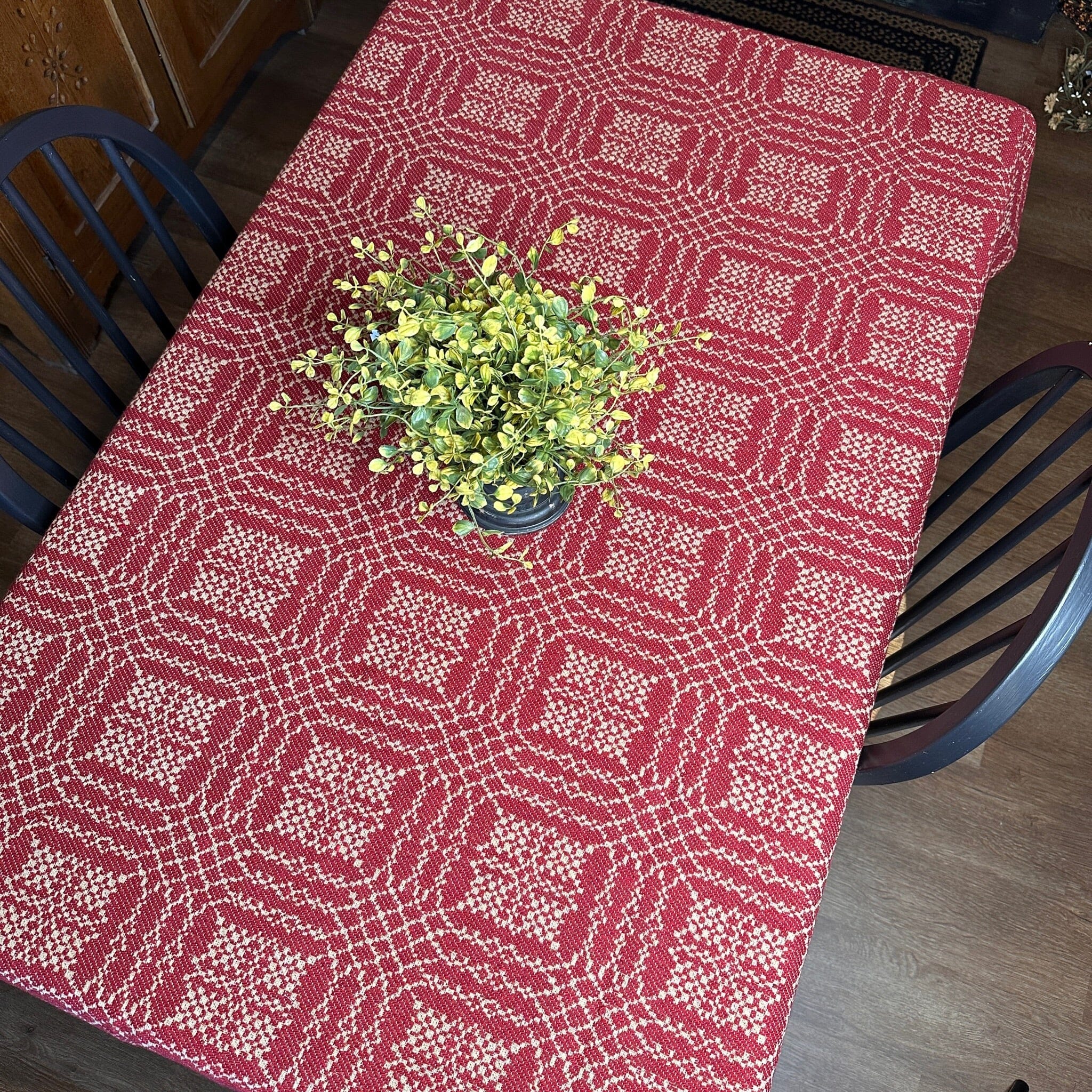 Pine Creek Nantucket Cranberry and Tan Woven Table Cloth 52 display picture 1
