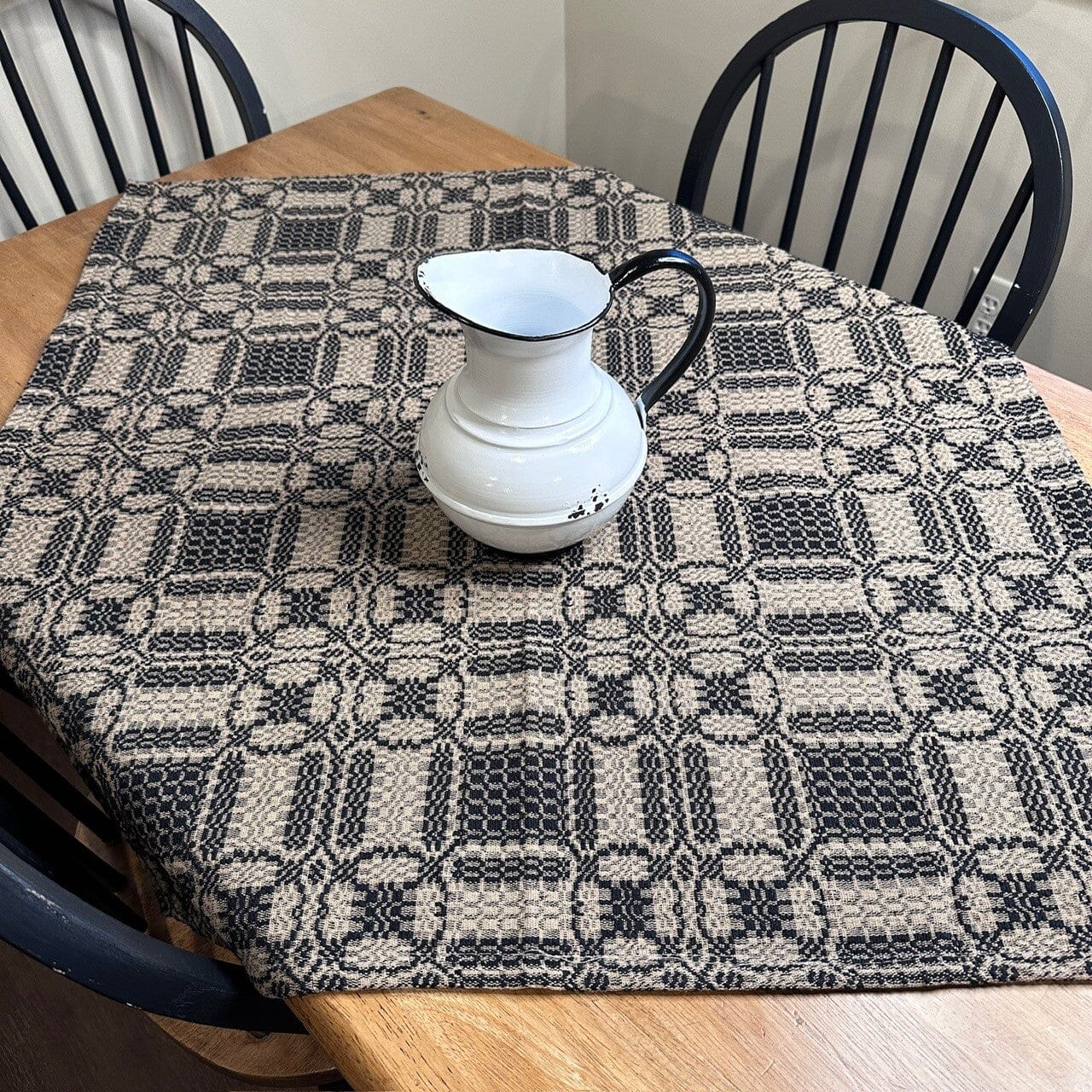 Cambridge Black and Tan Kitchen