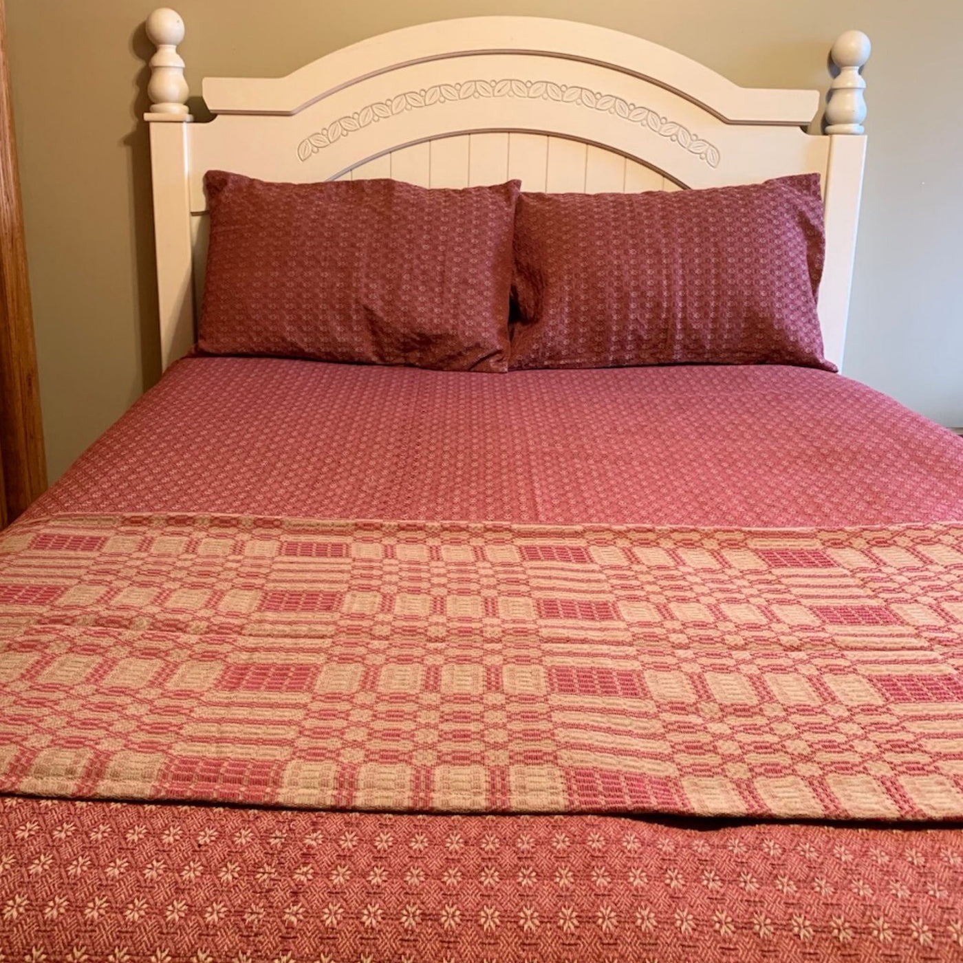 Packsville Rose Cranberry Bedding