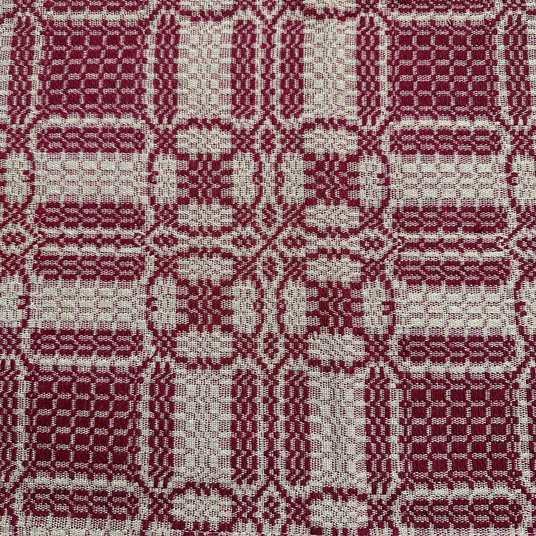 Pine Creek Cambridge Cranberry and Tan Woven Table Runner 32