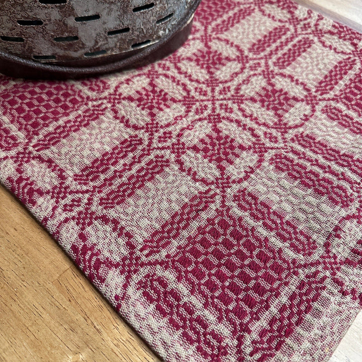 Pine Creek Cambridge Cranberry and Tan Woven Table Runner 32