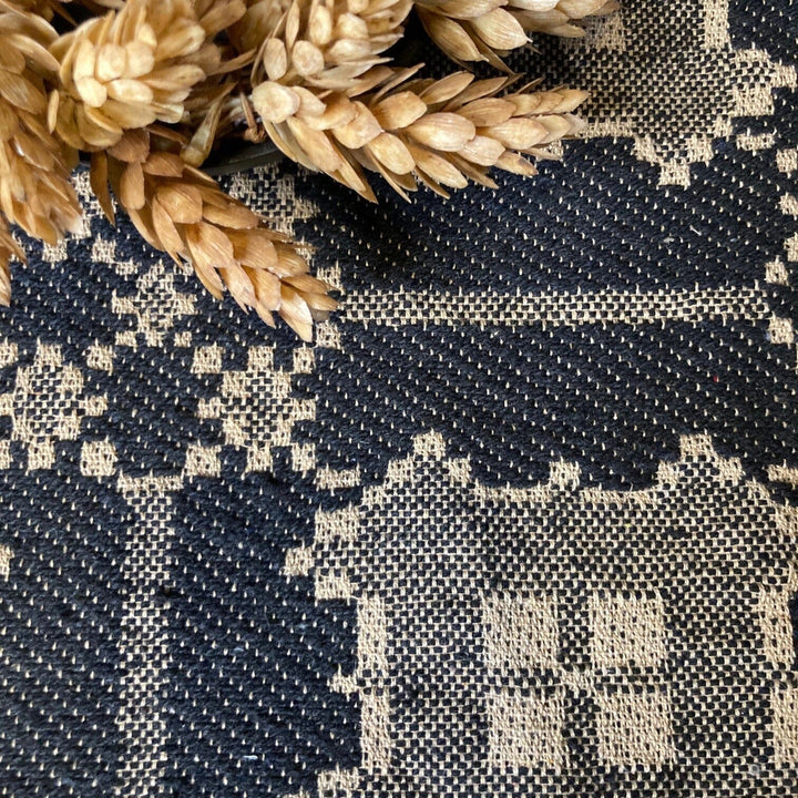 Pine Creek Newbury Black and Tan Woven Table Runner 32