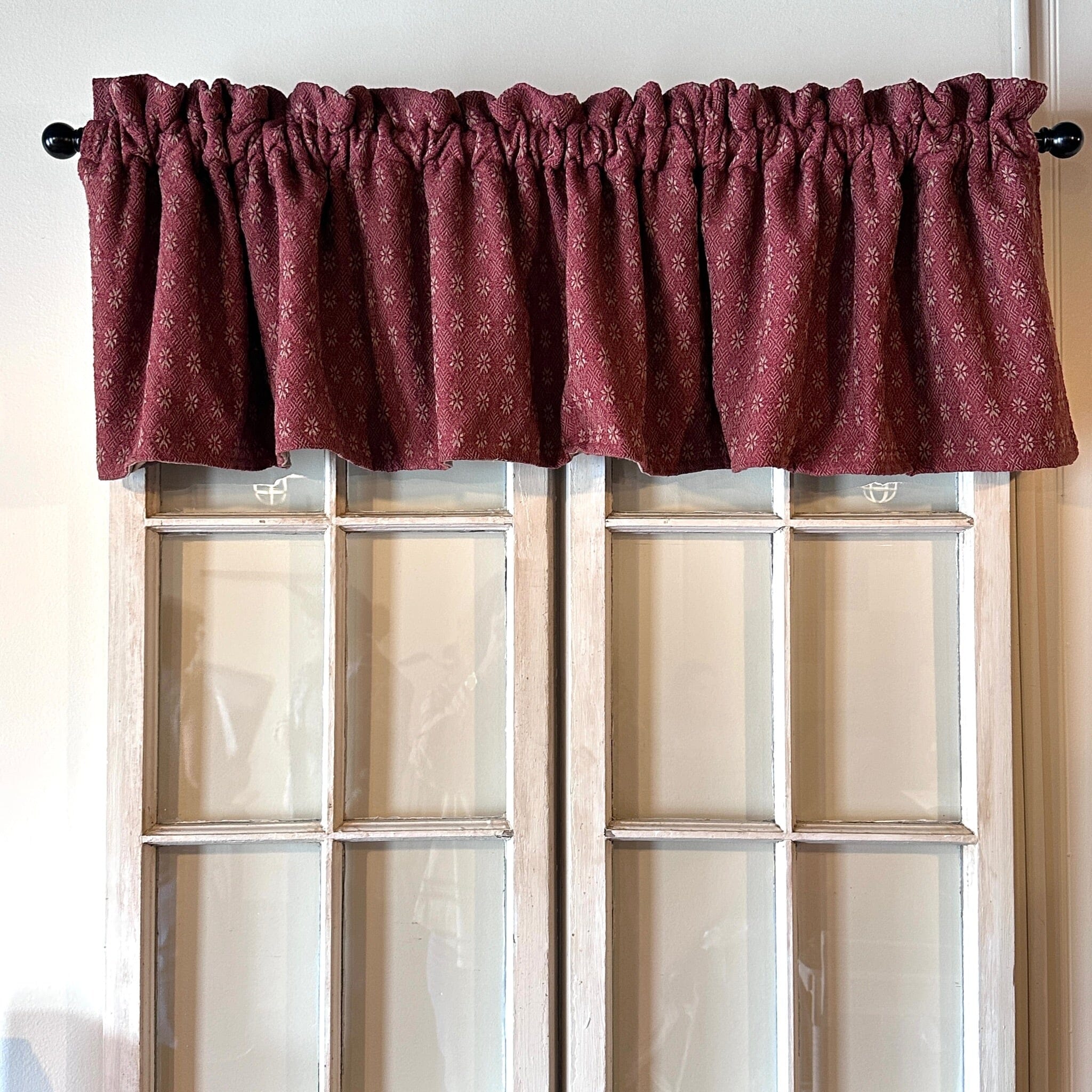 Pine Creek Packsville Rose Colonial Red and Tan Woven Lined Valance 72