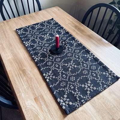 Patriots Knot Black and Tan Woven Table Runner 32" - Primitive Star Quilt Shop