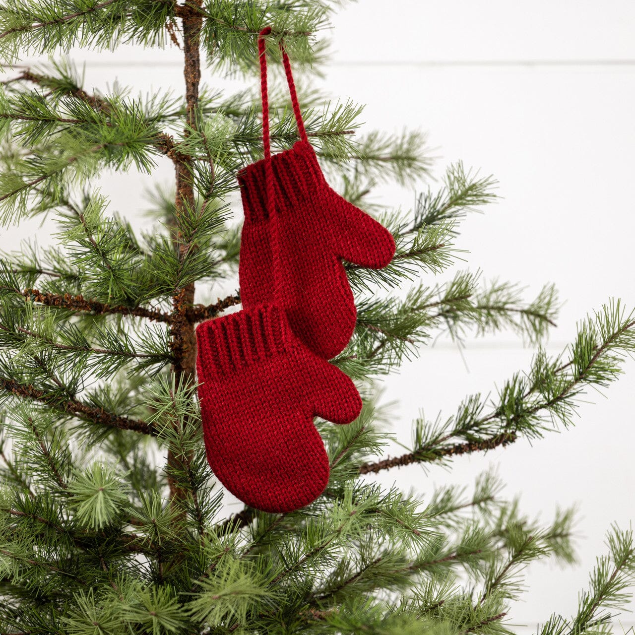 Red Mitten Ornament 4