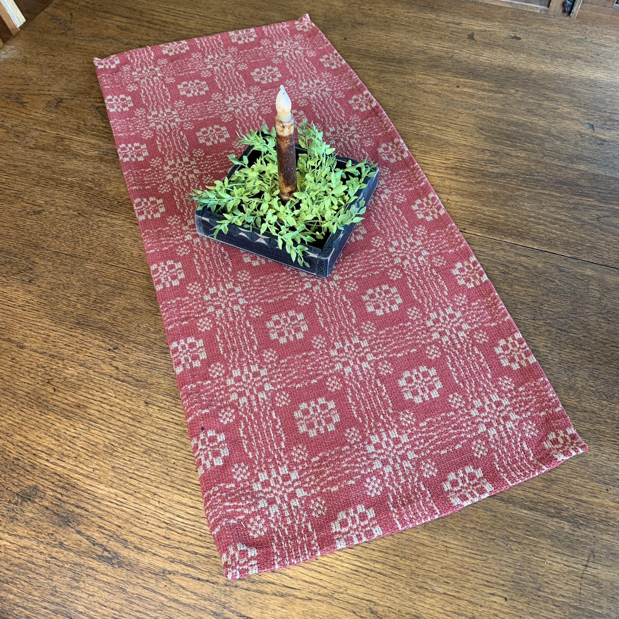 Pine Creek Gettysburg Cranberry and Tan Woven Table Runner 32