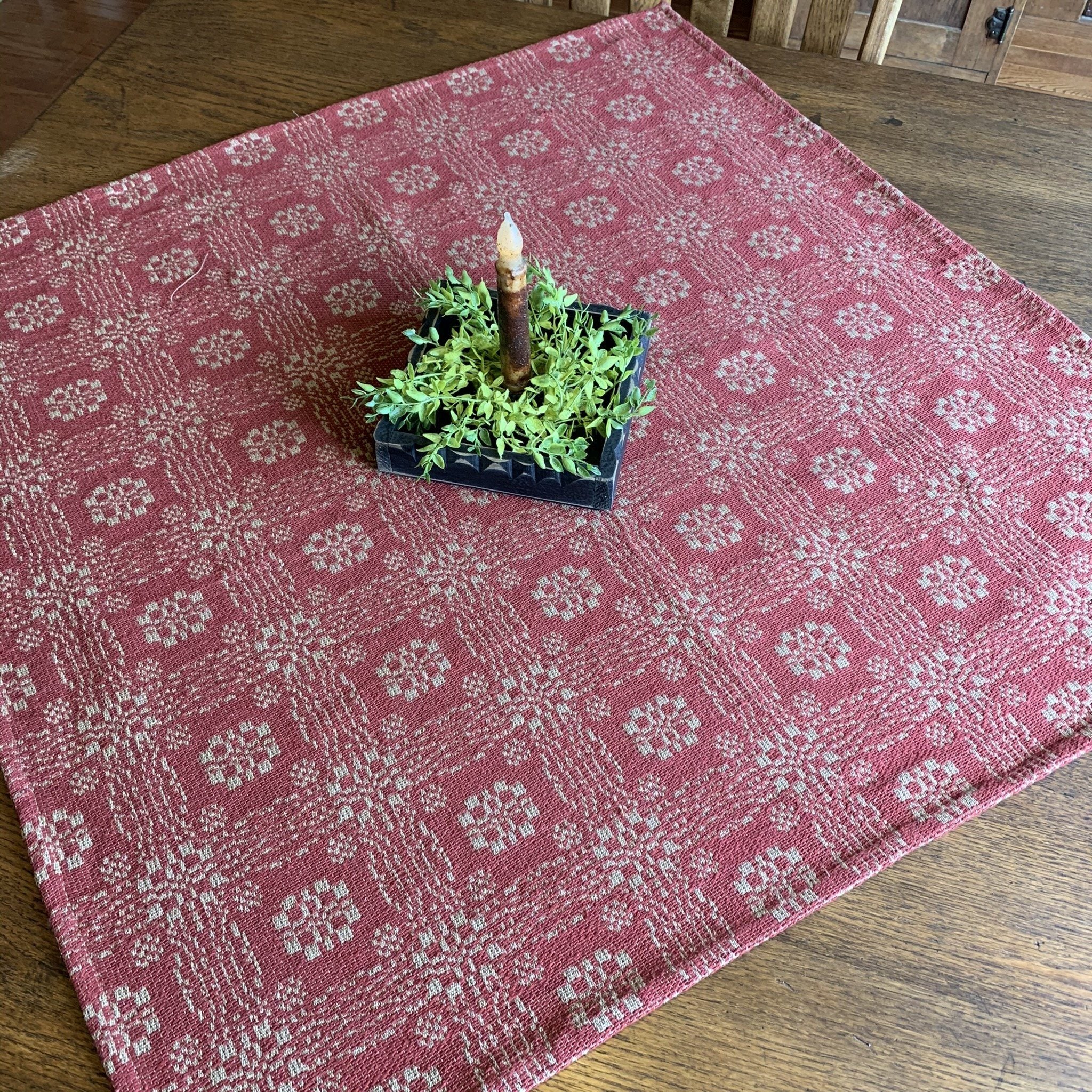 Small Table Rag Pine Creek Gettysburg Cranberry and Tan Woven Small Table Cloth 34