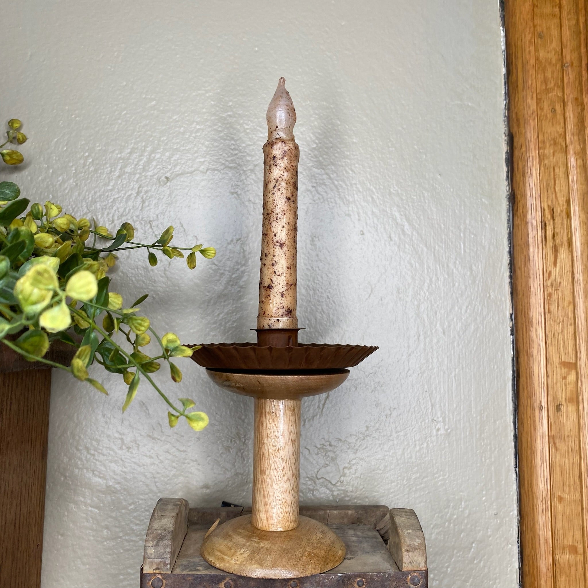 CWI Spool with Fluted Pan Candle Holder 4 1/2