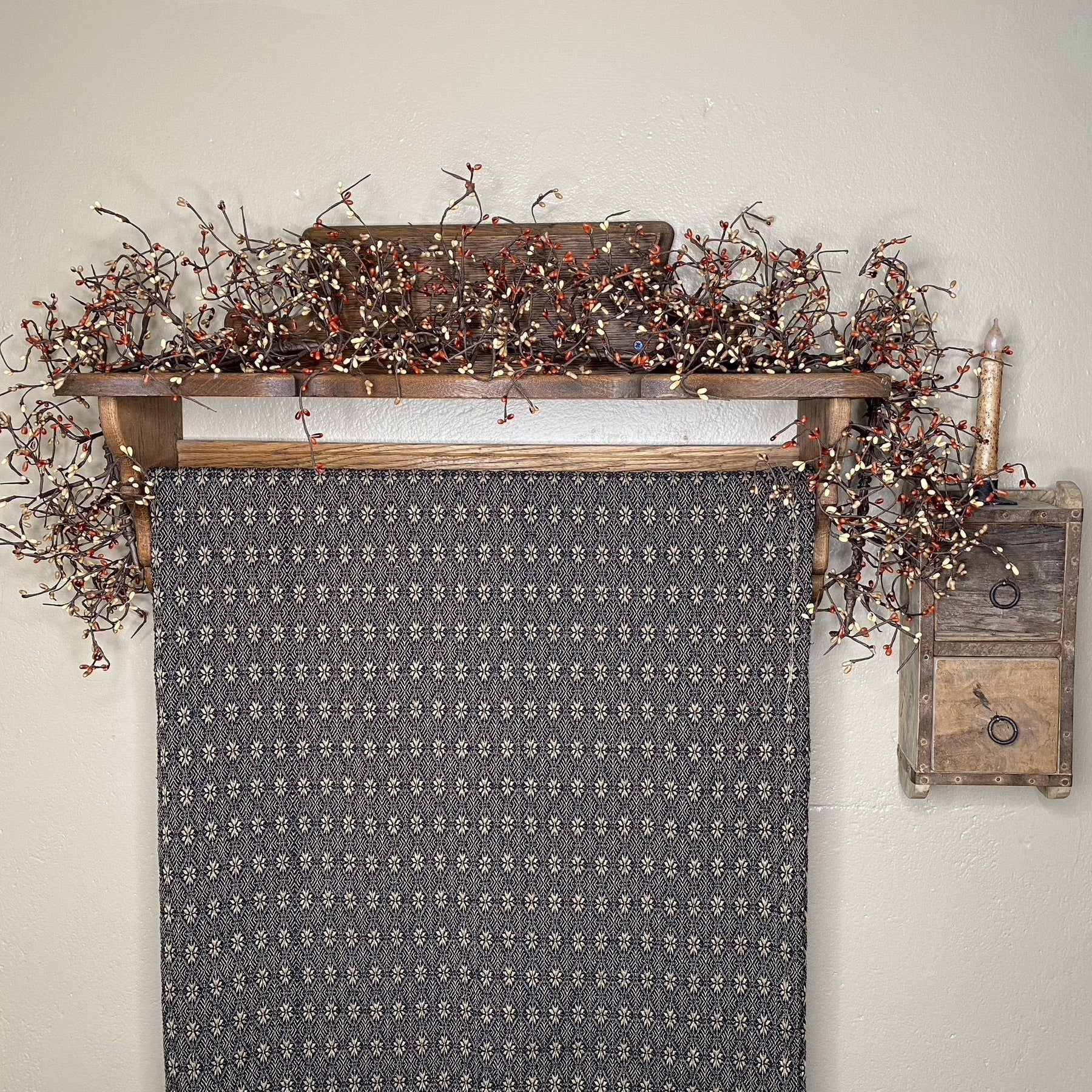 PIP Berry Garland with Stars - Gray & Black - 40